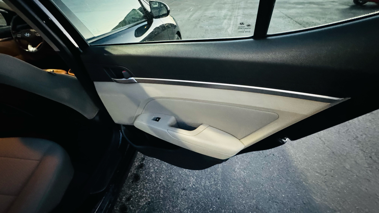 Hyundai Elantra Limited 2019