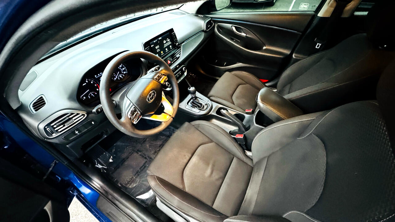 Hyundai Elantra GT Base 6A 2019