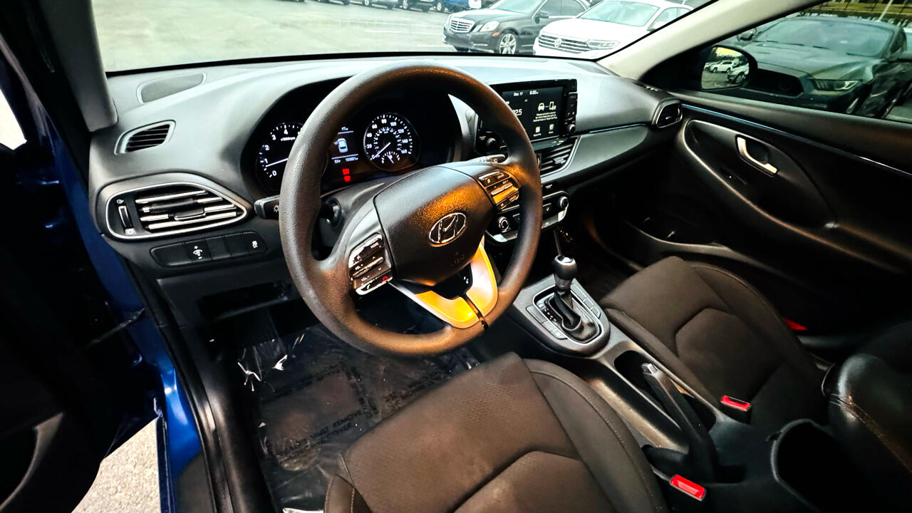 Hyundai Elantra GT Base 6A 2019