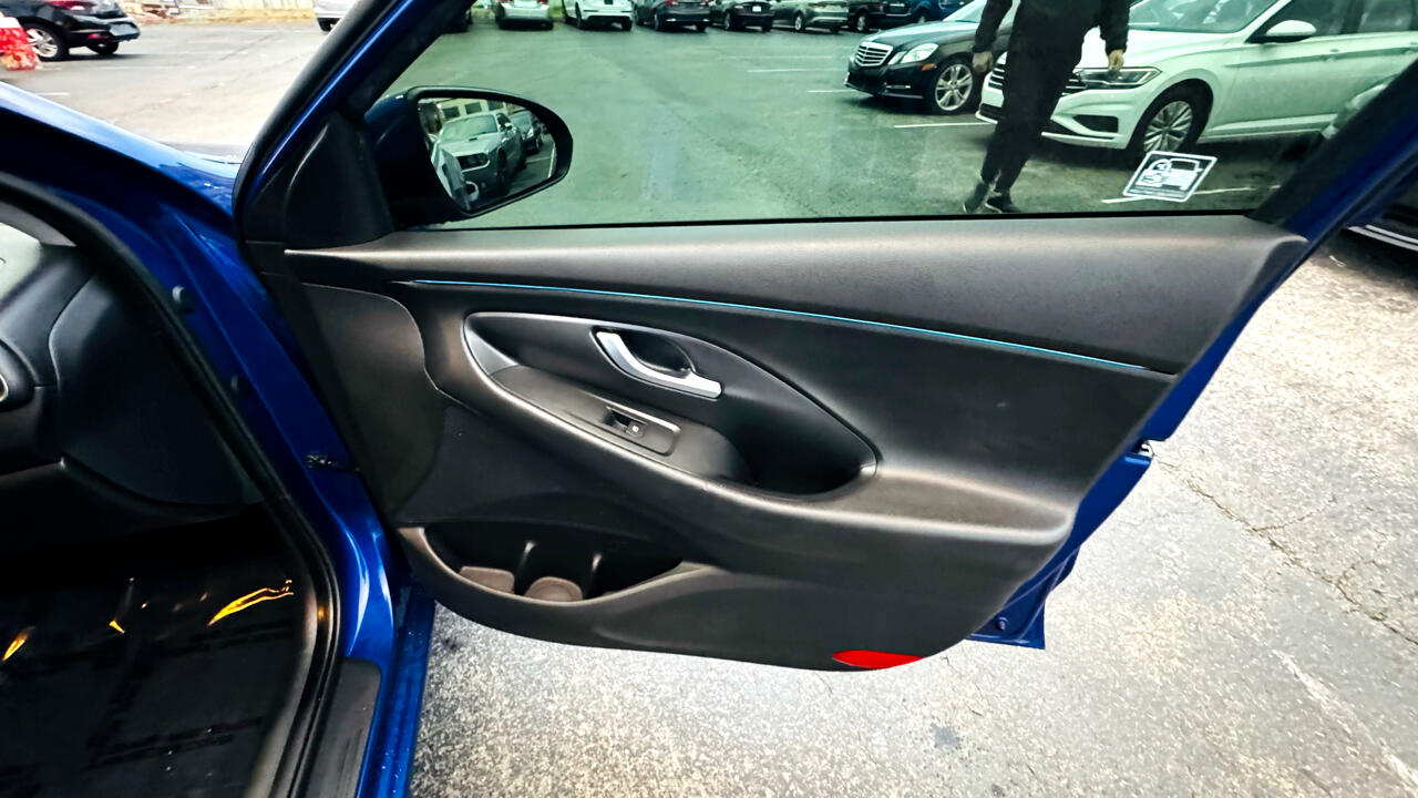 Hyundai Elantra GT Base 6A 2019