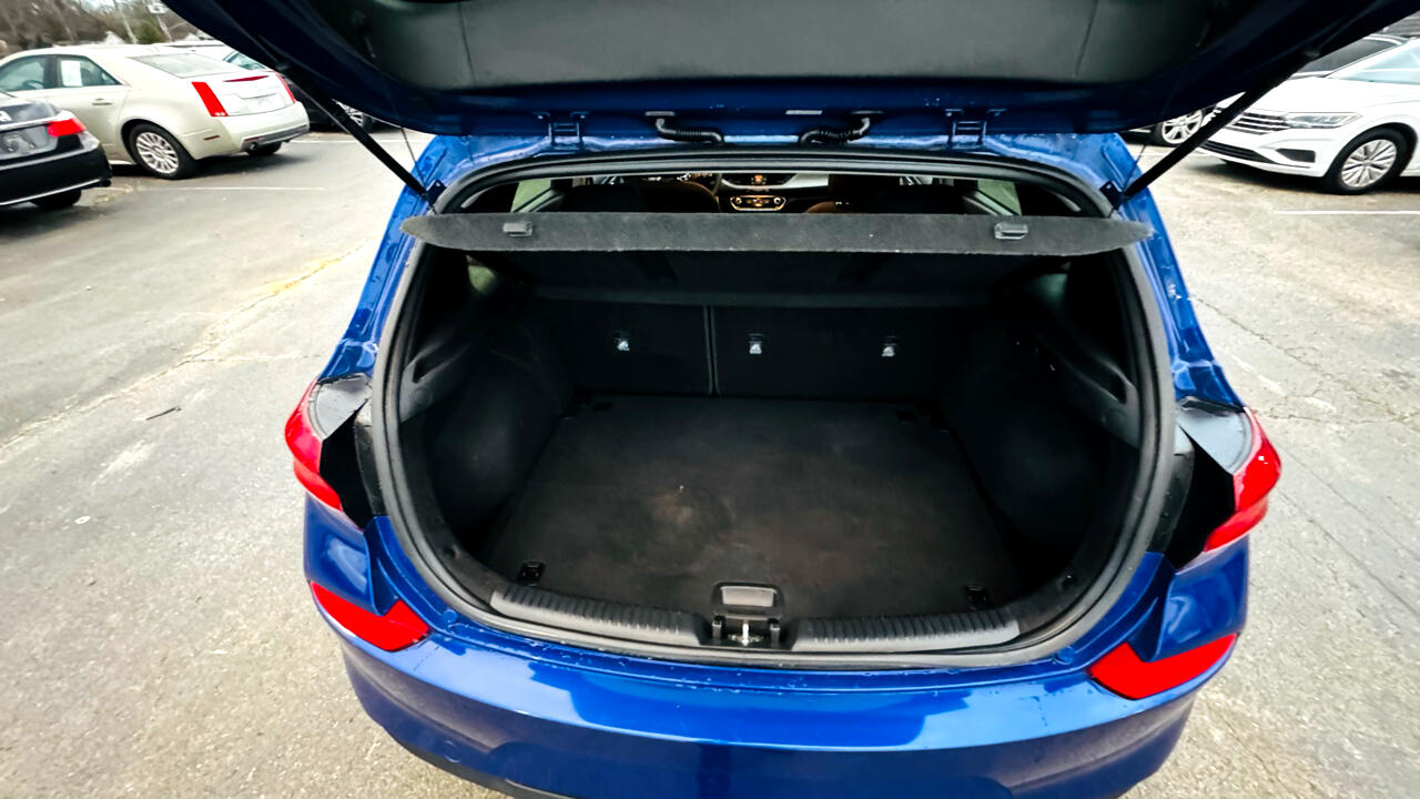 Hyundai Elantra GT Base 6A 2019