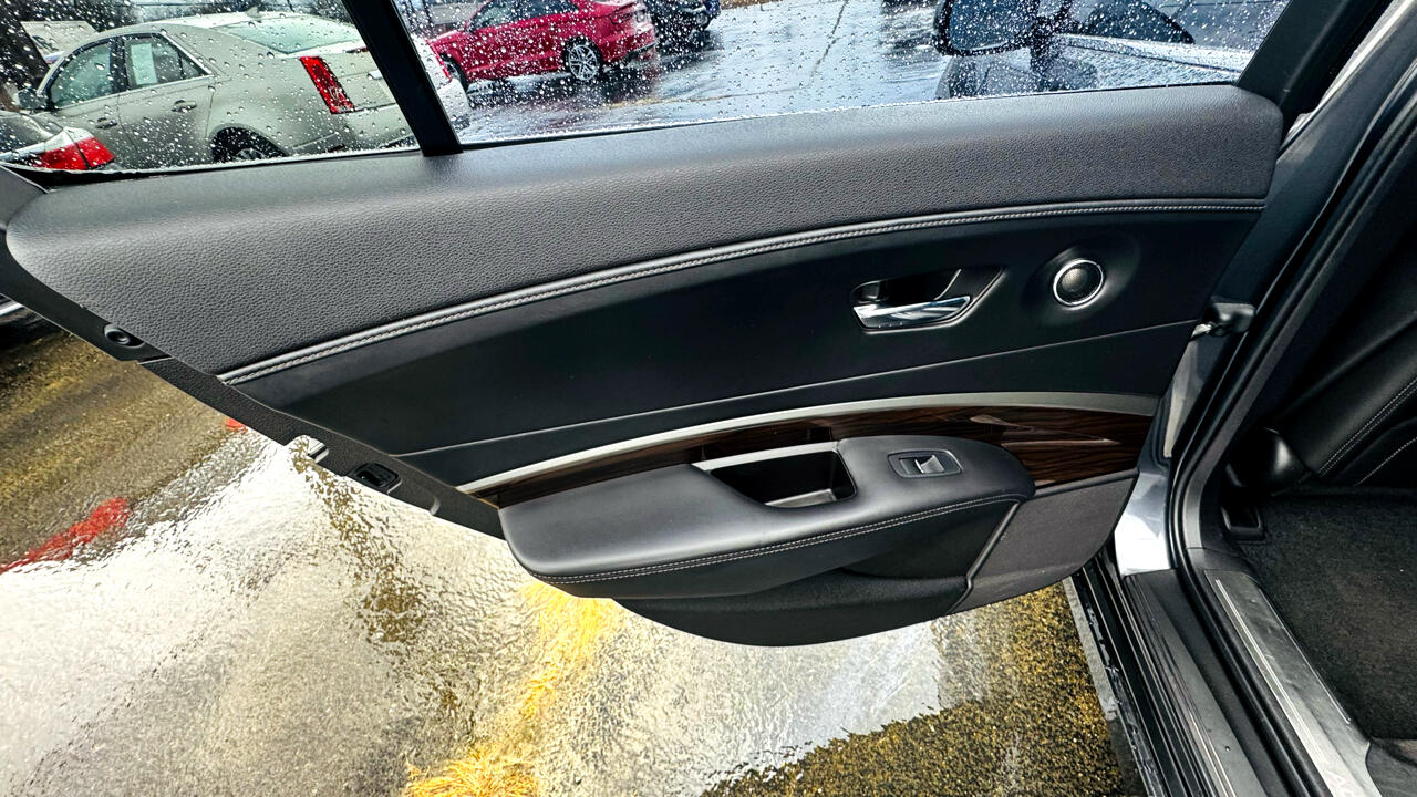 Acura RLX 6-Spd AT w/Technology Package 2017