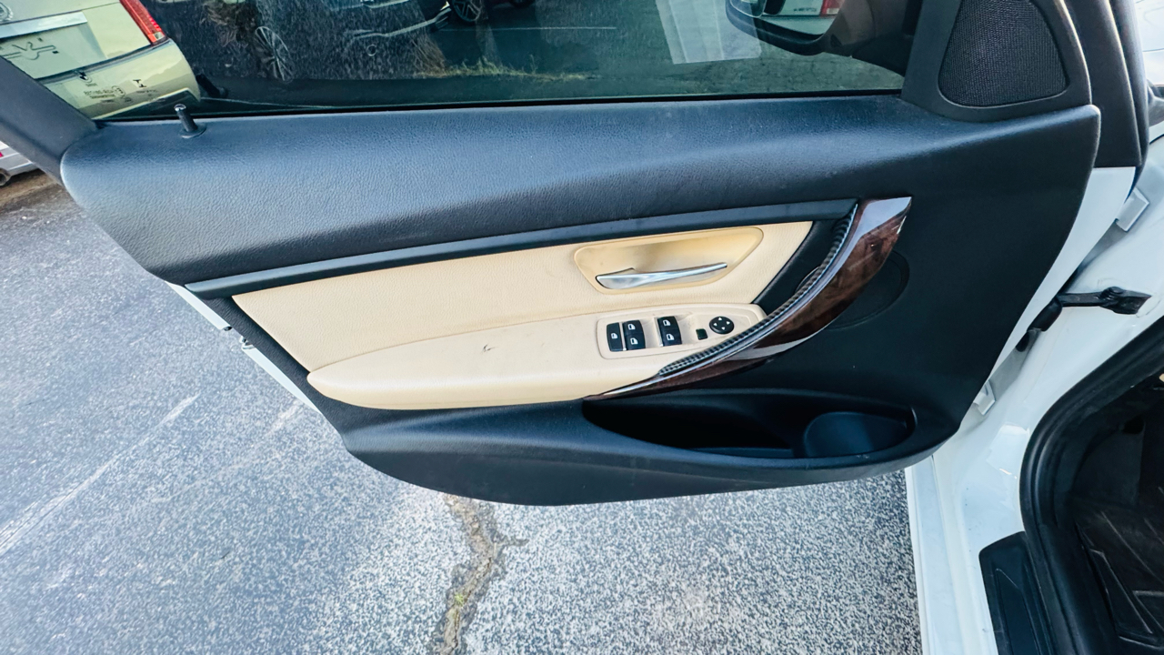 BMW 3-Series 320i Sedan 2017