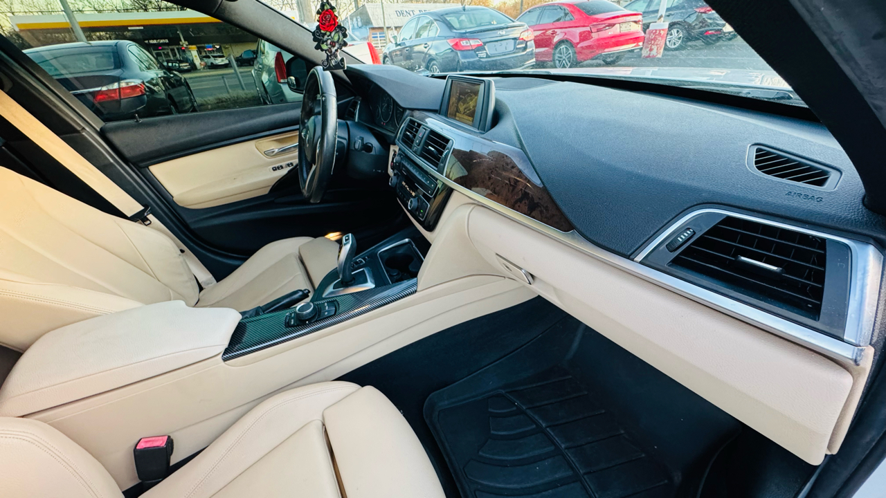 BMW 3-Series 320i Sedan 2017