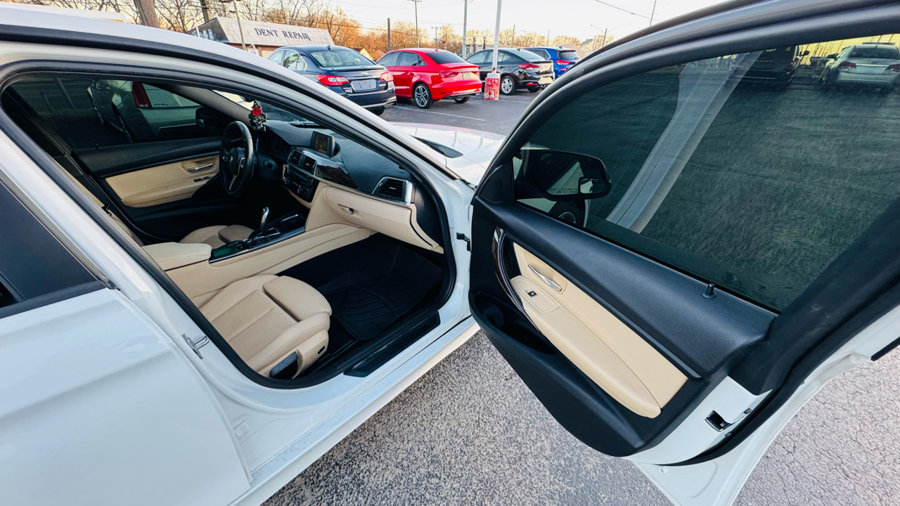 BMW 3-Series 320i Sedan 2017