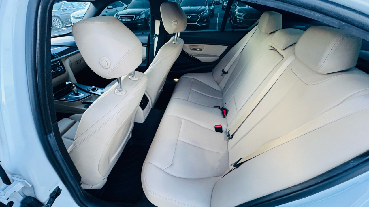 BMW 3-Series 320i Sedan 2017