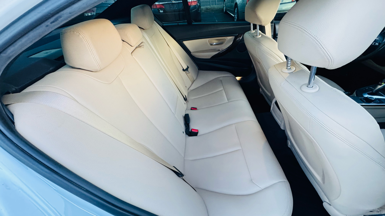 BMW 3-Series 320i Sedan 2017