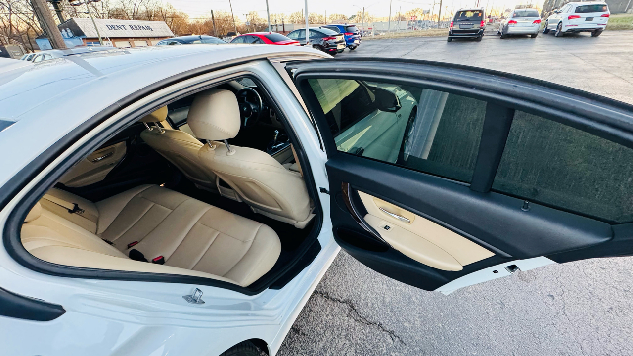 BMW 3-Series 320i Sedan 2017