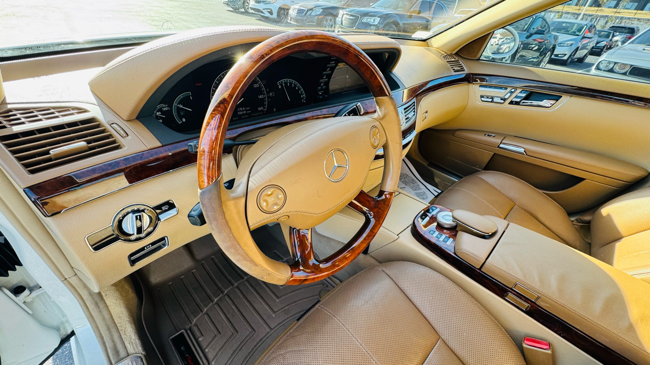 Mercedes-Benz S-Class S550 2007