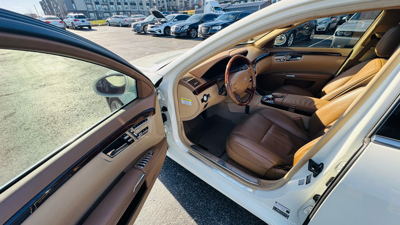 Mercedes-Benz S-Class S550 2007