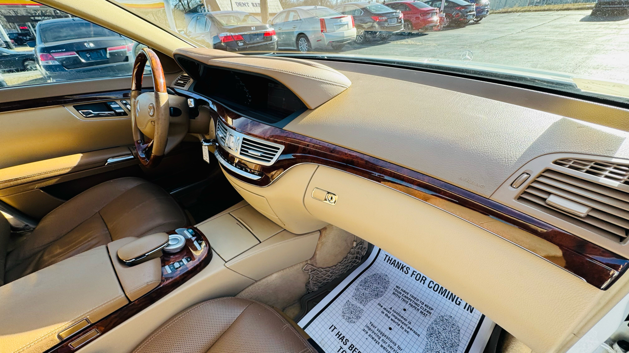 Mercedes-Benz S-Class S550 2007
