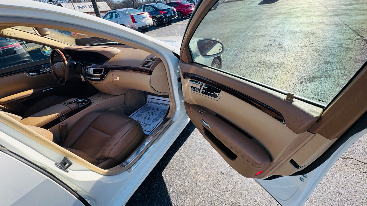 Mercedes-Benz S-Class S550 2007