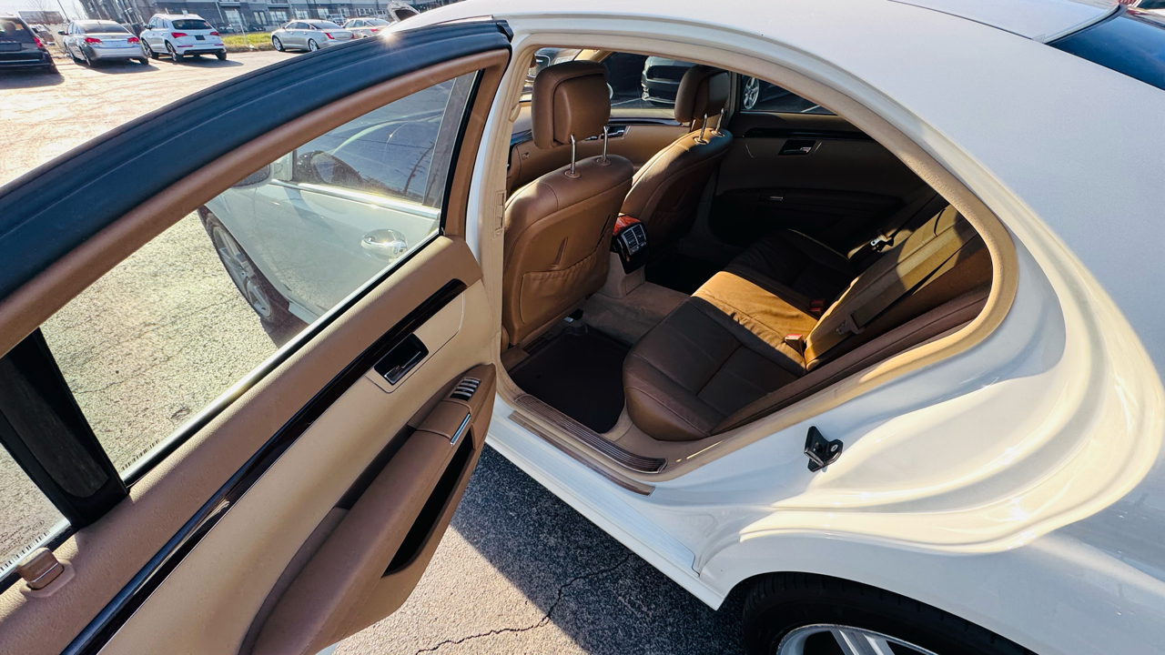 Mercedes-Benz S-Class S550 2007