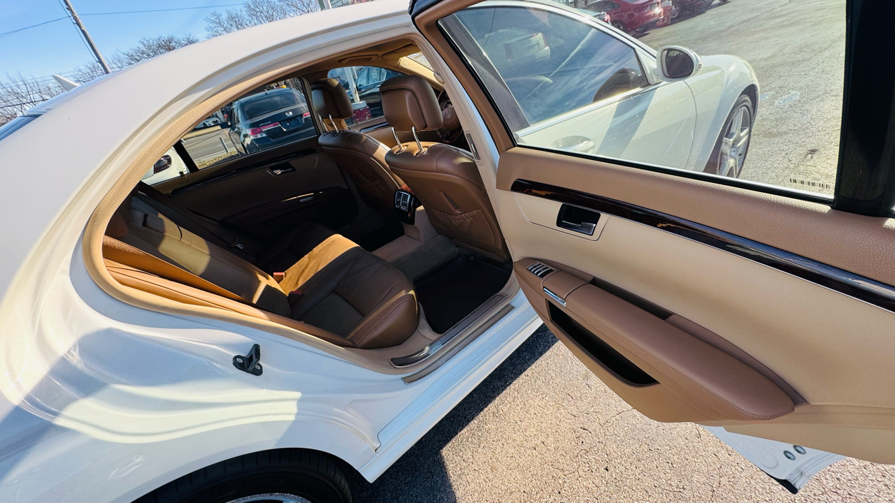 Mercedes-Benz S-Class S550 2007