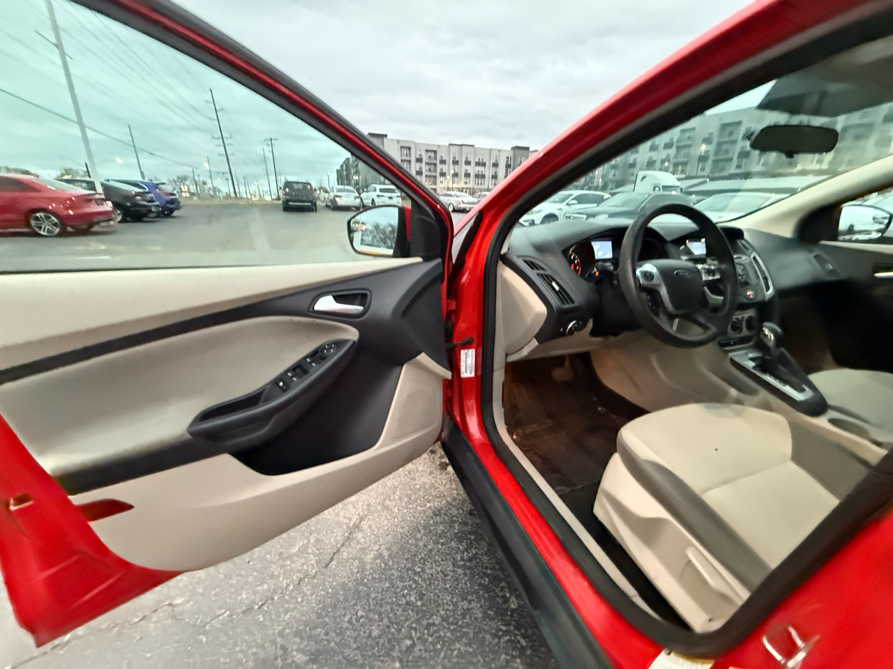 Ford Focus SE Sedan 2014