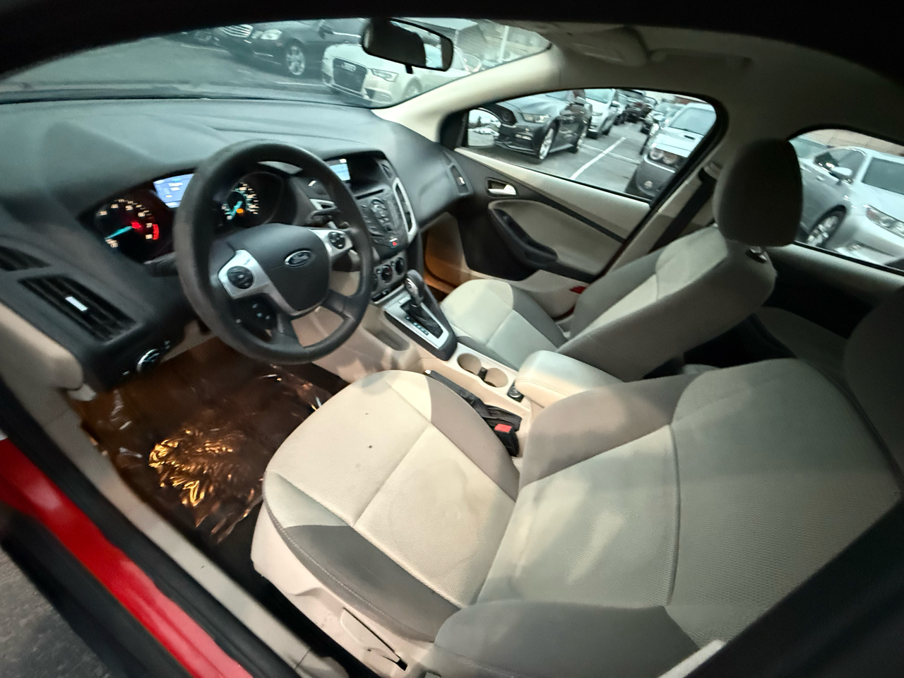 Ford Focus SE Sedan 2014