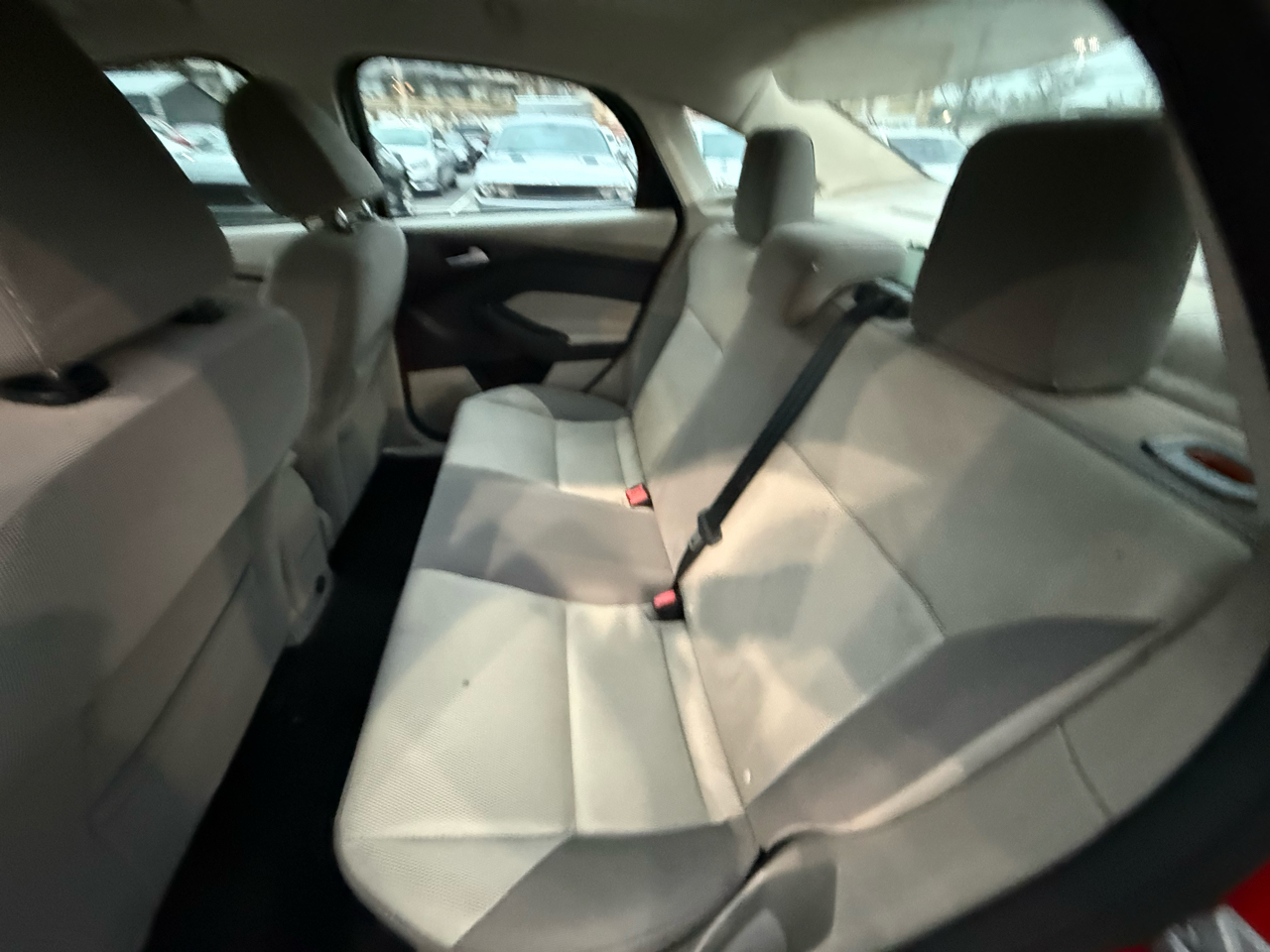 Ford Focus SE Sedan 2014