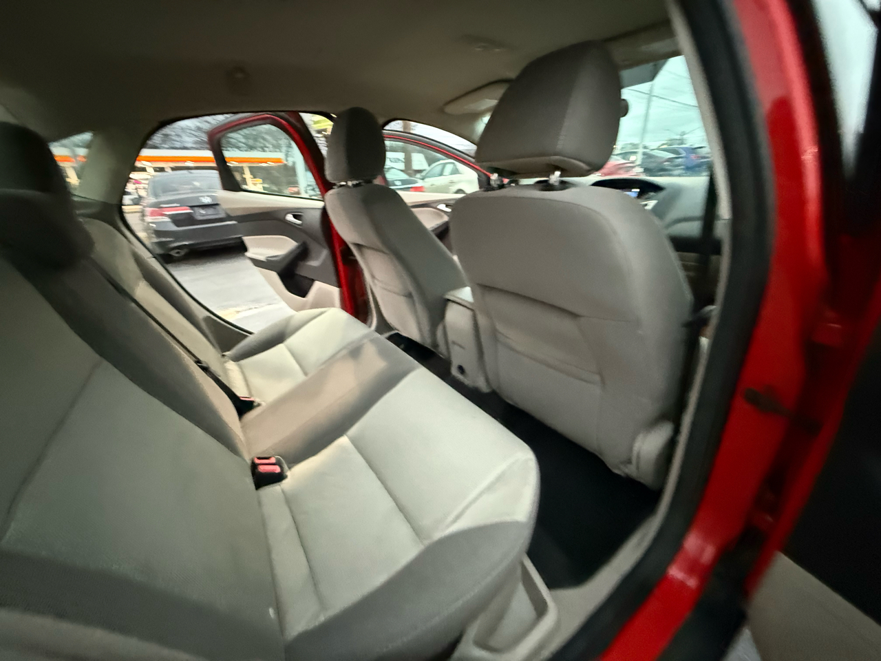 Ford Focus SE Sedan 2014