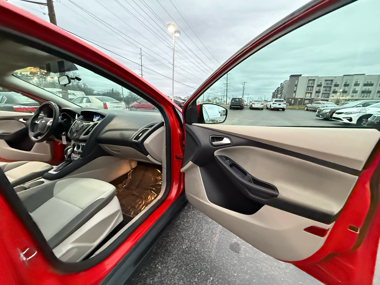 Ford Focus SE Sedan 2014