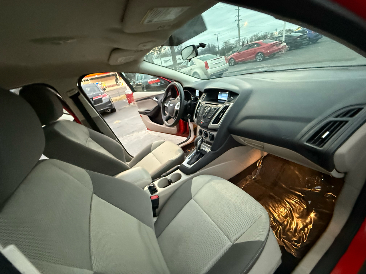 Ford Focus SE Sedan 2014