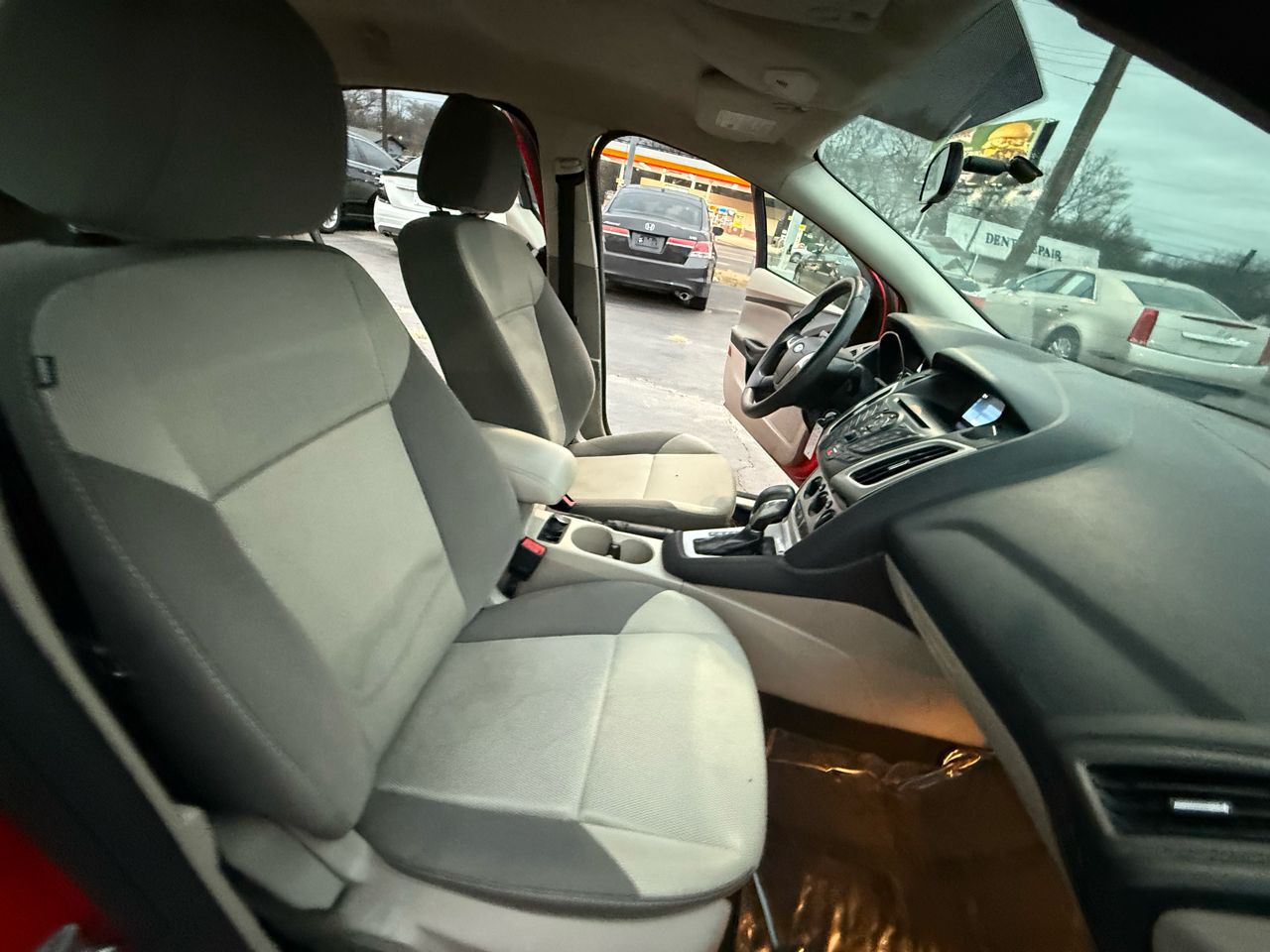 Ford Focus SE Sedan 2014