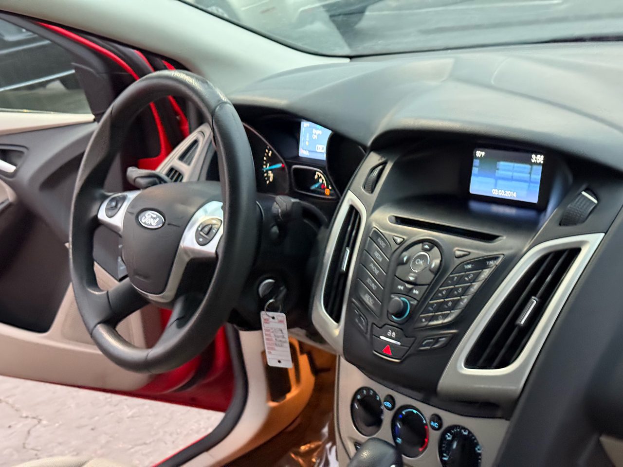 Ford Focus SE Sedan 2014