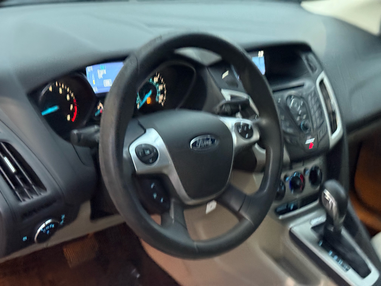 Ford Focus SE Sedan 2014