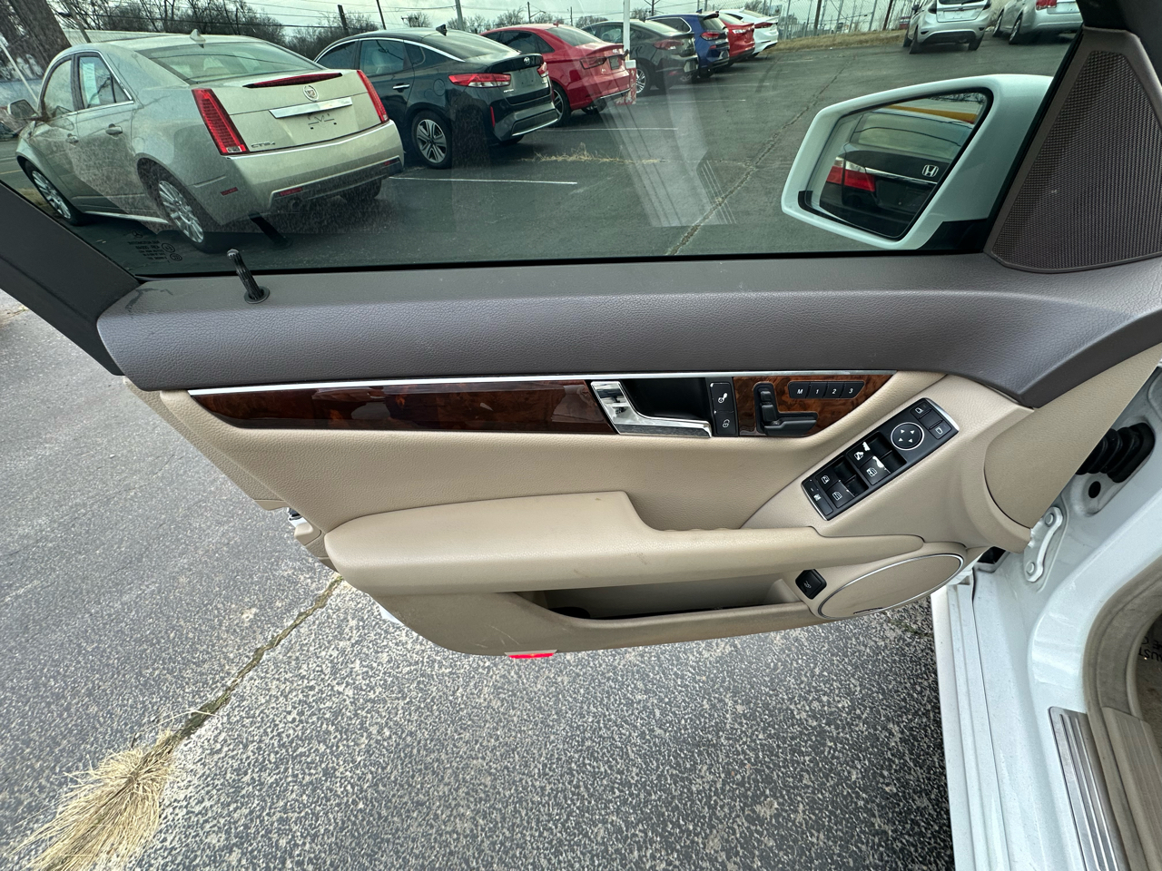 Mercedes-Benz C-Class C250 Luxury Sedan 2014