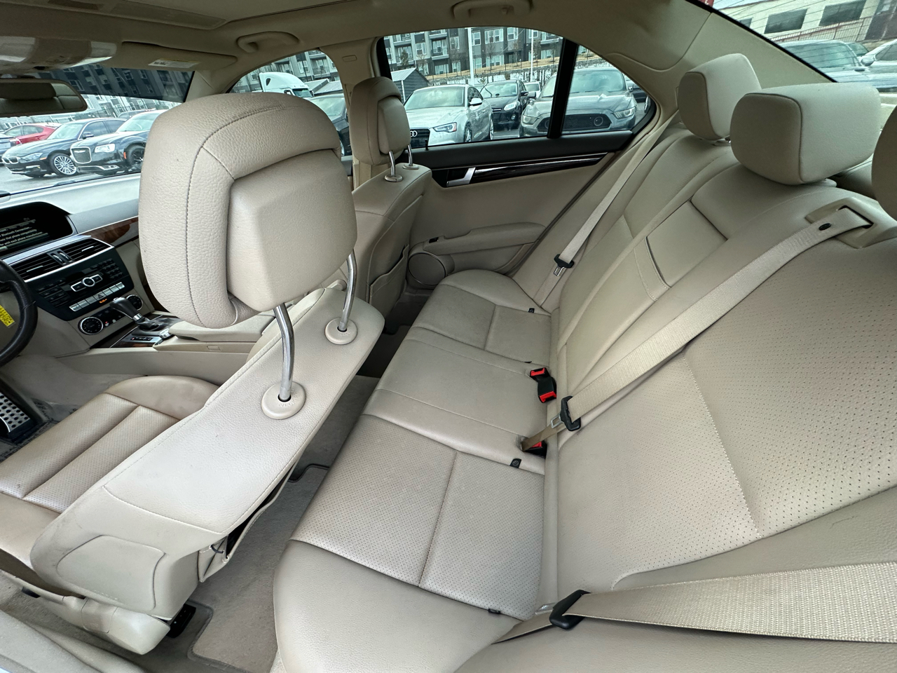 Mercedes-Benz C-Class C250 Luxury Sedan 2014