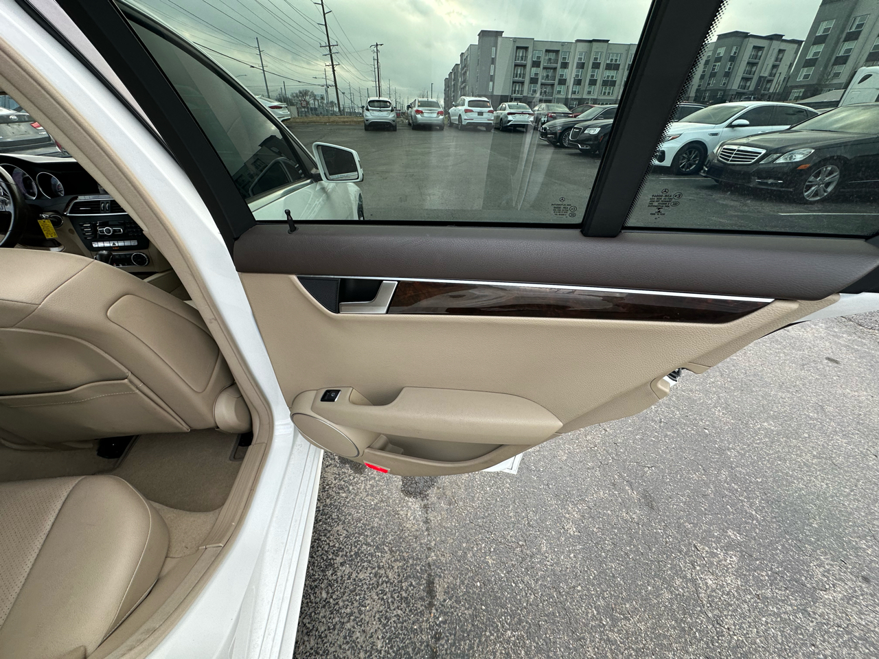 Mercedes-Benz C-Class C250 Luxury Sedan 2014