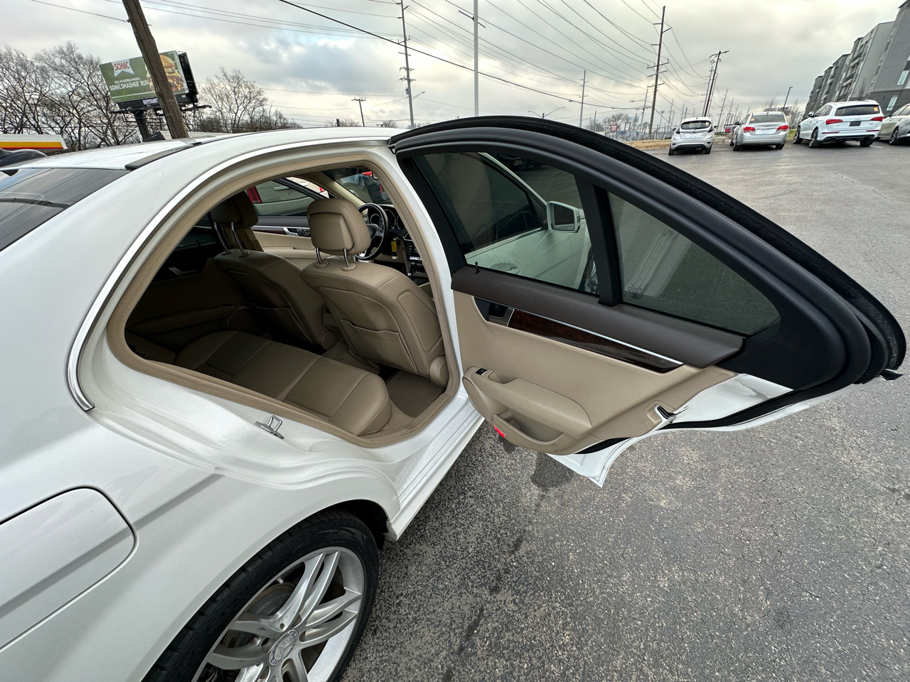 Mercedes-Benz C-Class C250 Luxury Sedan 2014