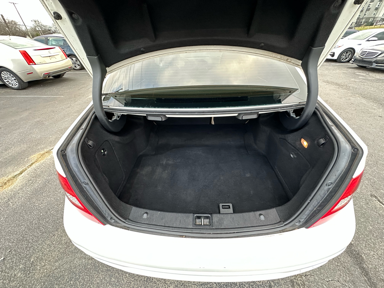 Mercedes-Benz C-Class C250 Luxury Sedan 2014