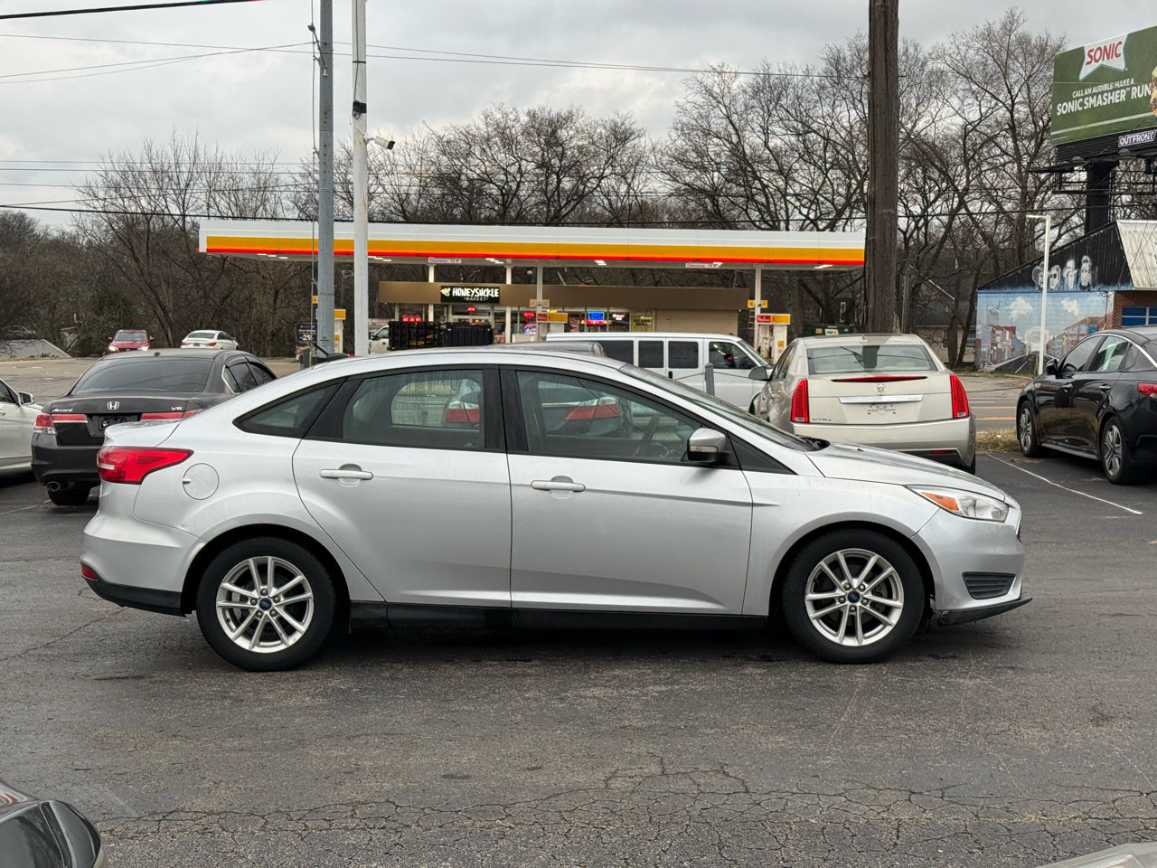 Ford Focus SE Sedan 2016