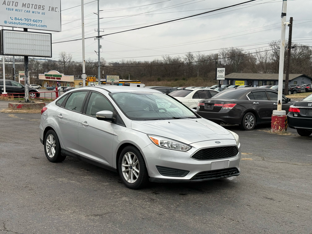 Ford Focus SE Sedan 2016