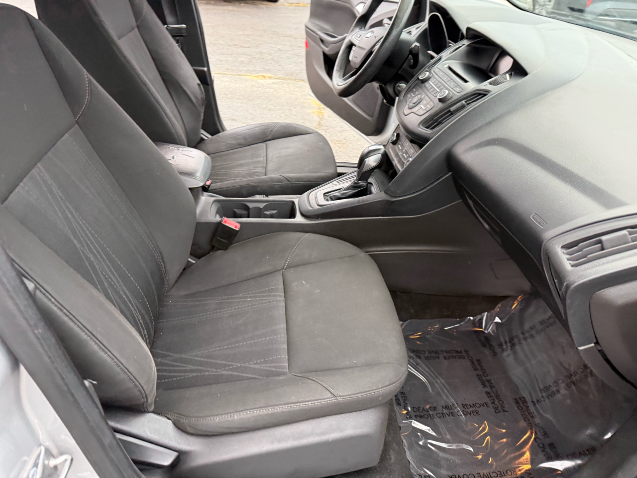 Ford Focus SE Sedan 2016