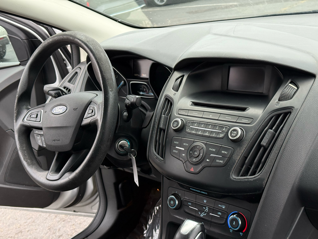 Ford Focus SE Sedan 2016