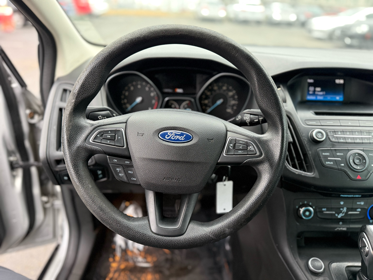 Ford Focus SE Sedan 2016