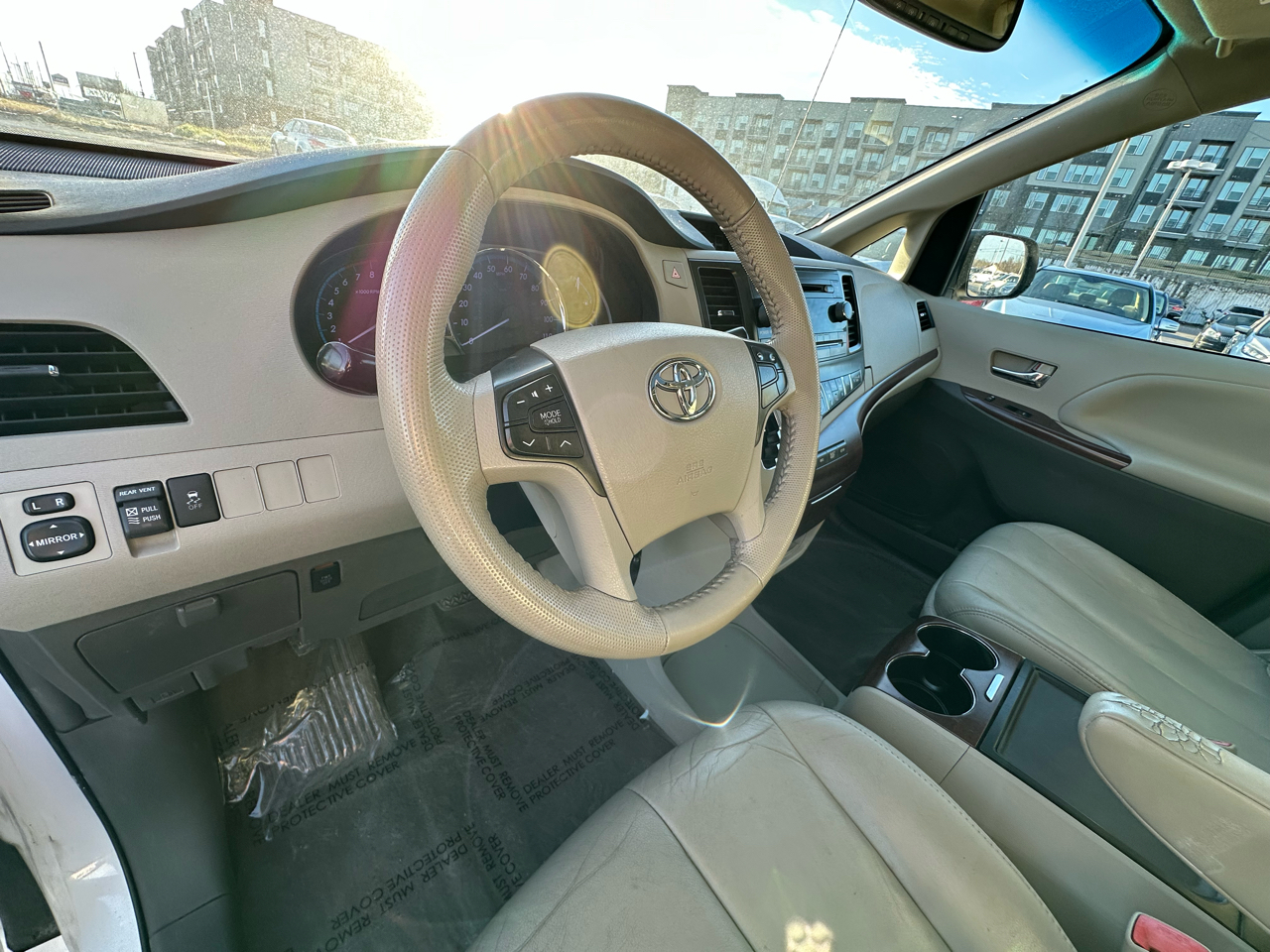 Toyota Sienna Limited AWD 7-Passenger V6 2014