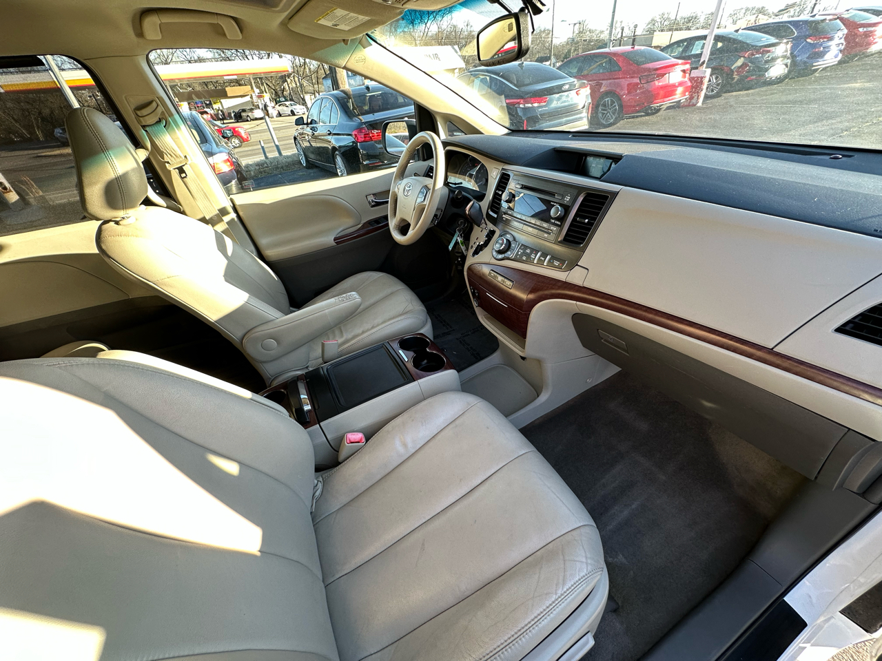 Toyota Sienna Limited AWD 7-Passenger V6 2014