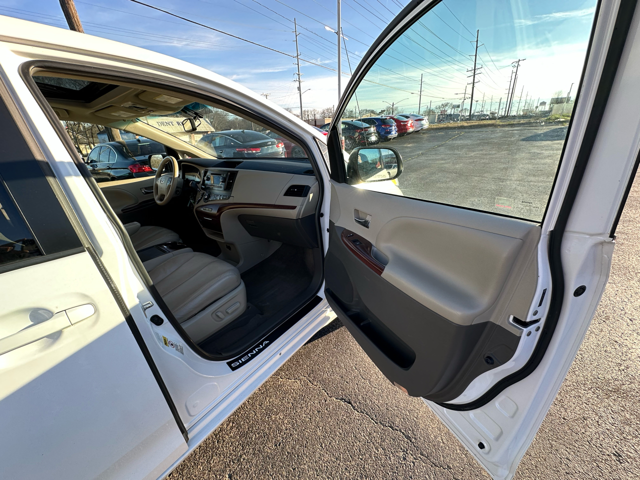 Toyota Sienna Limited AWD 7-Passenger V6 2014