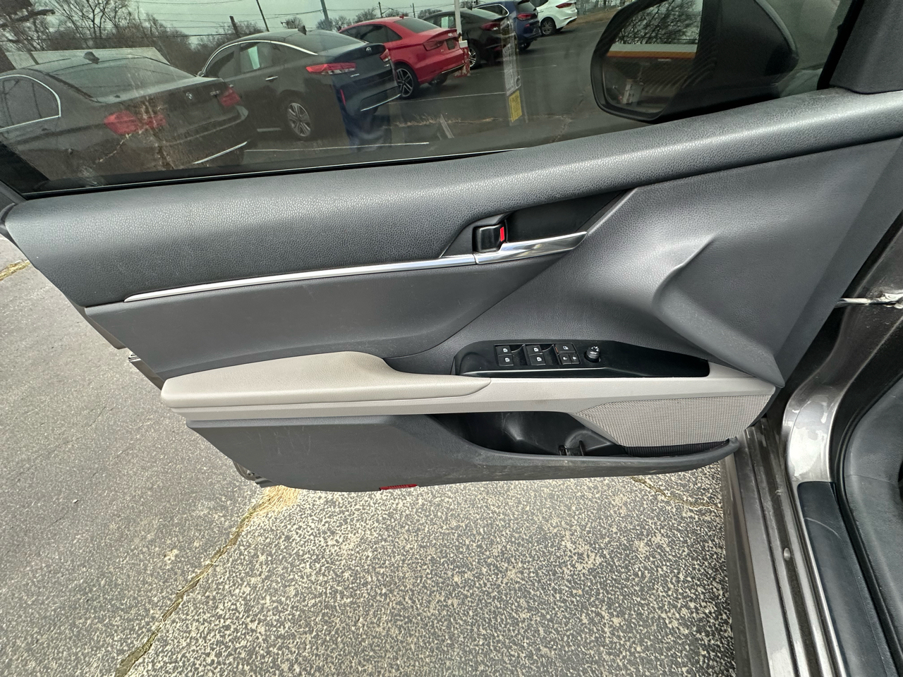 Toyota Camry SE 2020