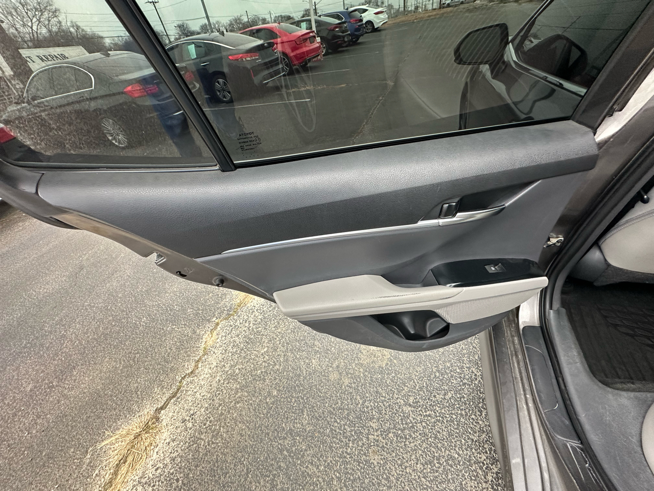 Toyota Camry SE 2020