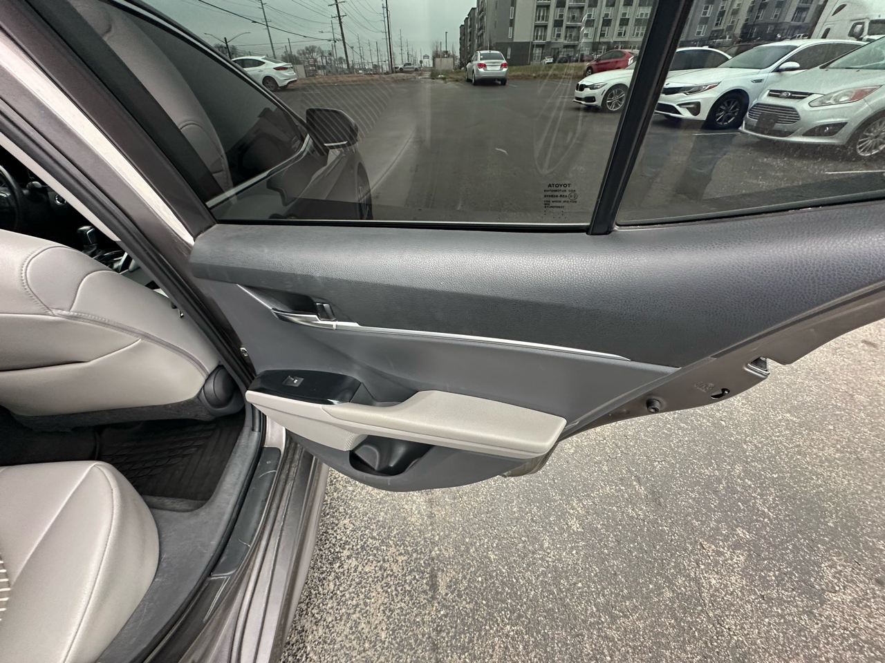 Toyota Camry SE 2020