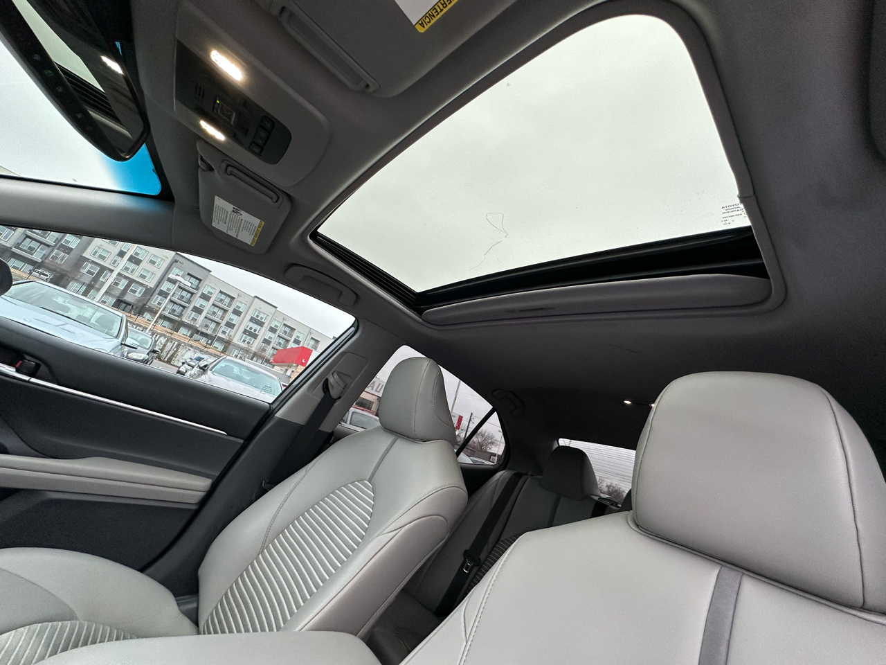 Toyota Camry SE 2020