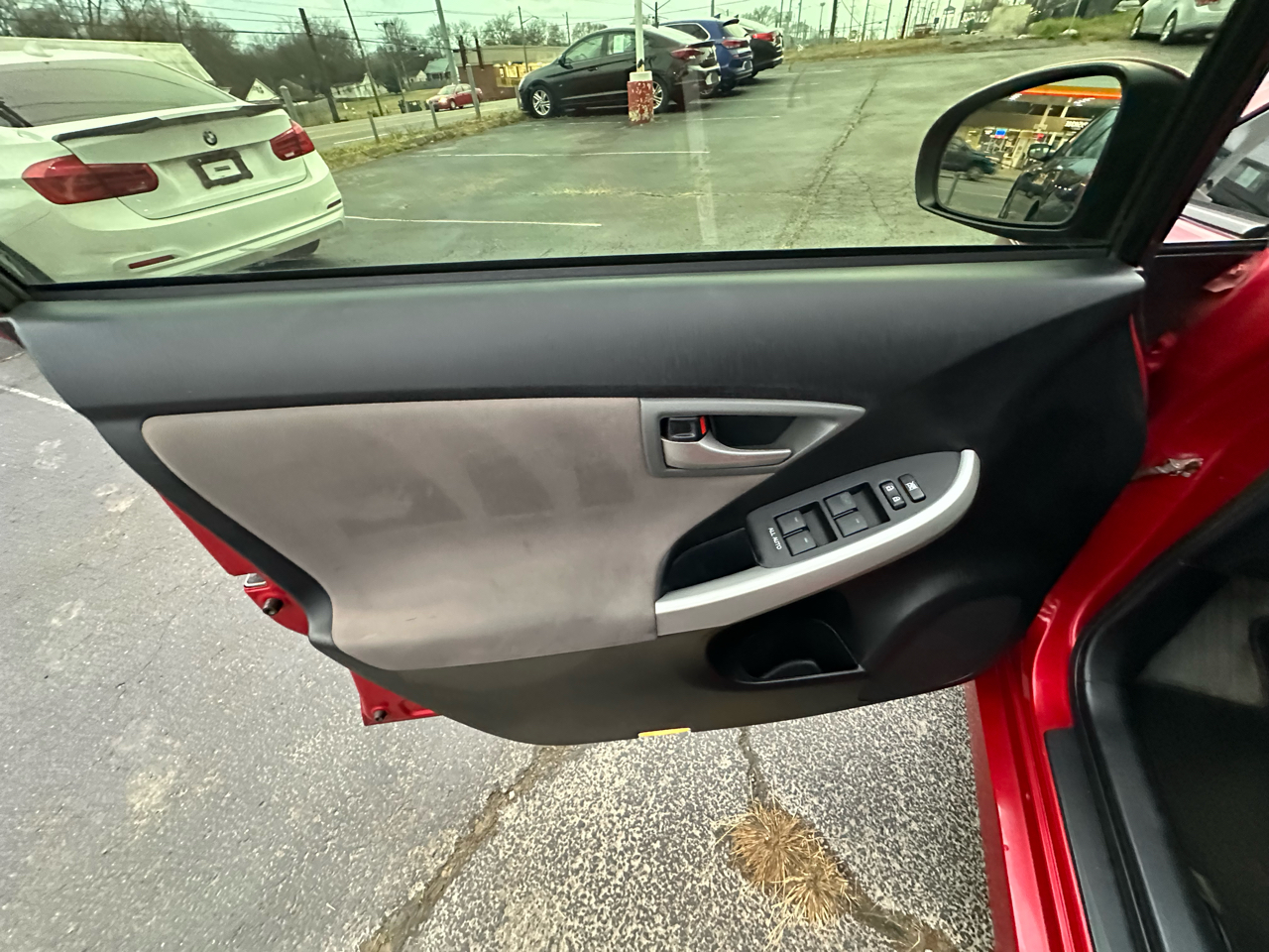 Toyota Prius Prius V 2012