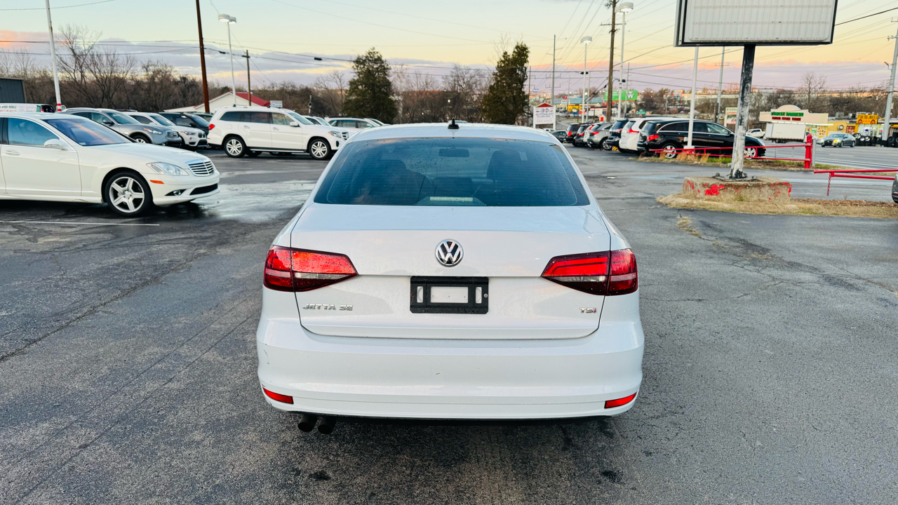 Volkswagen Jetta 1.4T SE 6A 2017