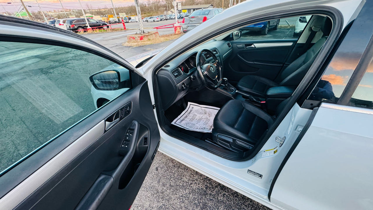 Volkswagen Jetta 1.4T SE 6A 2017