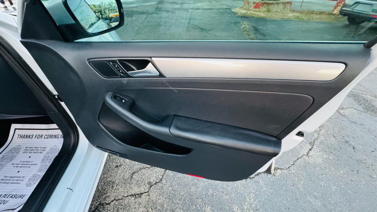 Volkswagen Jetta 1.4T SE 6A 2017