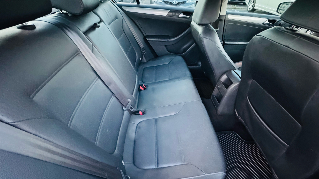 Volkswagen Jetta 1.4T SE 6A 2017