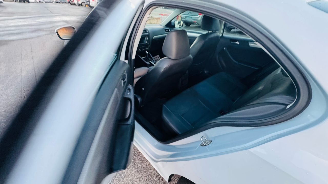 Volkswagen Jetta 1.4T SE 6A 2017